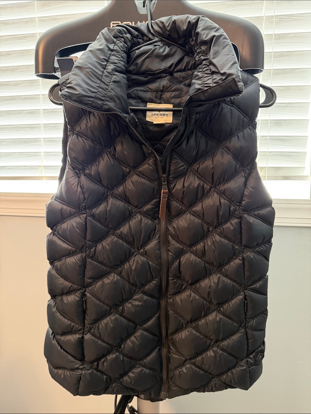 Sperry Black Quilted Diamond Puffer Vest-M